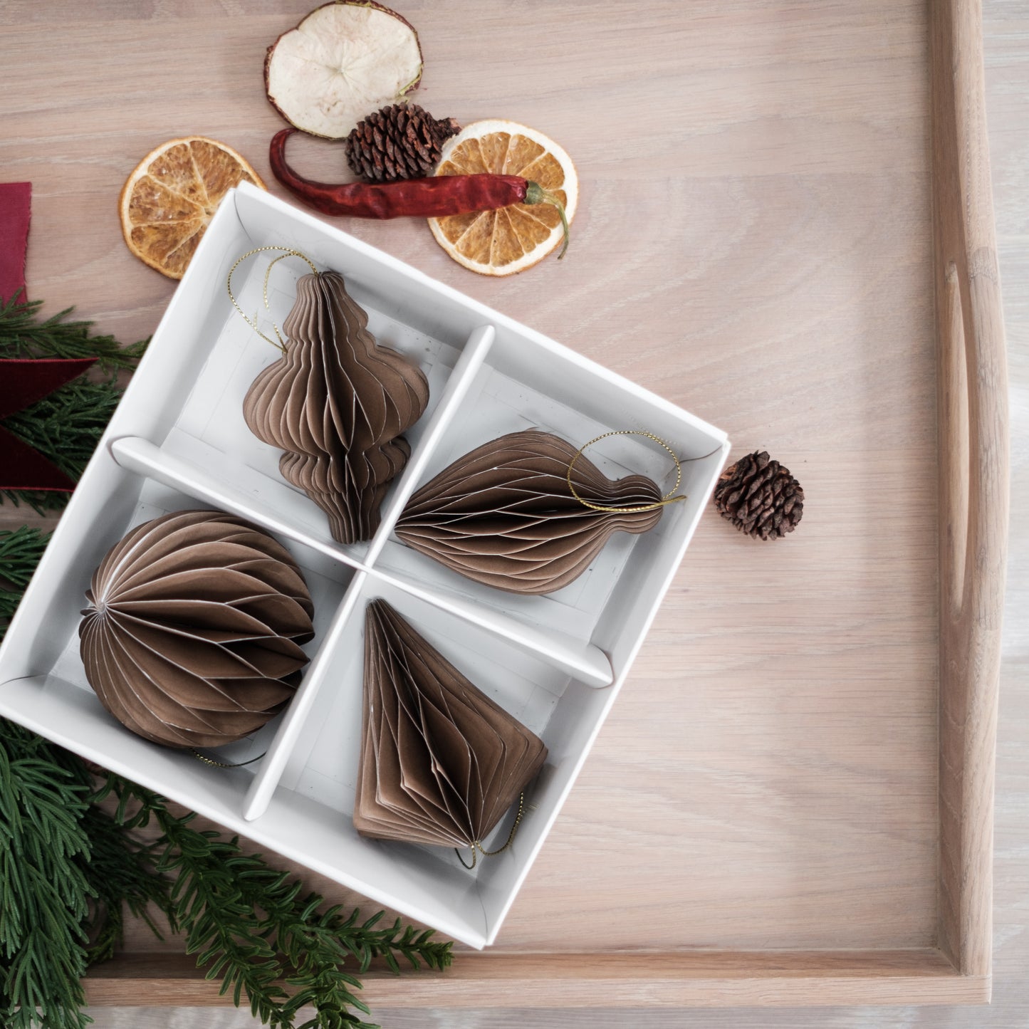 Box of 4 Caramel Paper Hanging Decorations