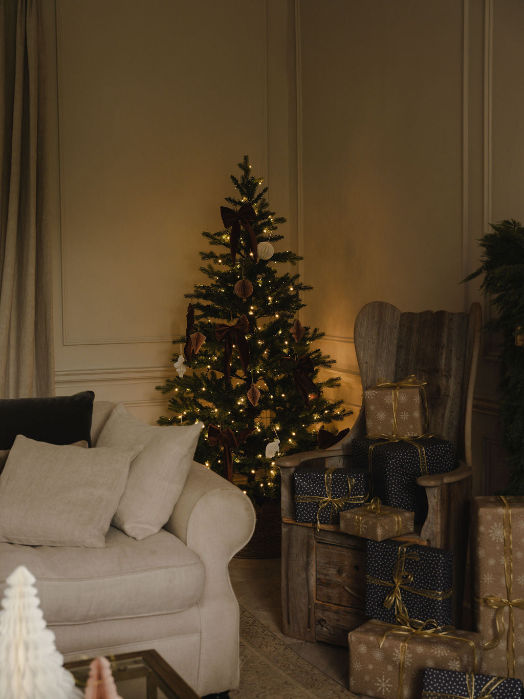 Scalloped Sea Grass Tree Skirt