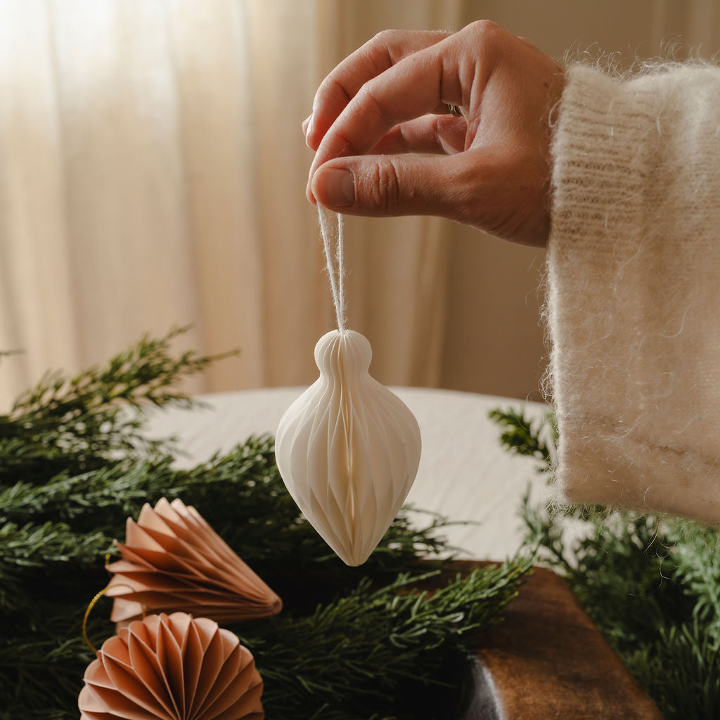 Box of 4 White Paper Hanging Decorations