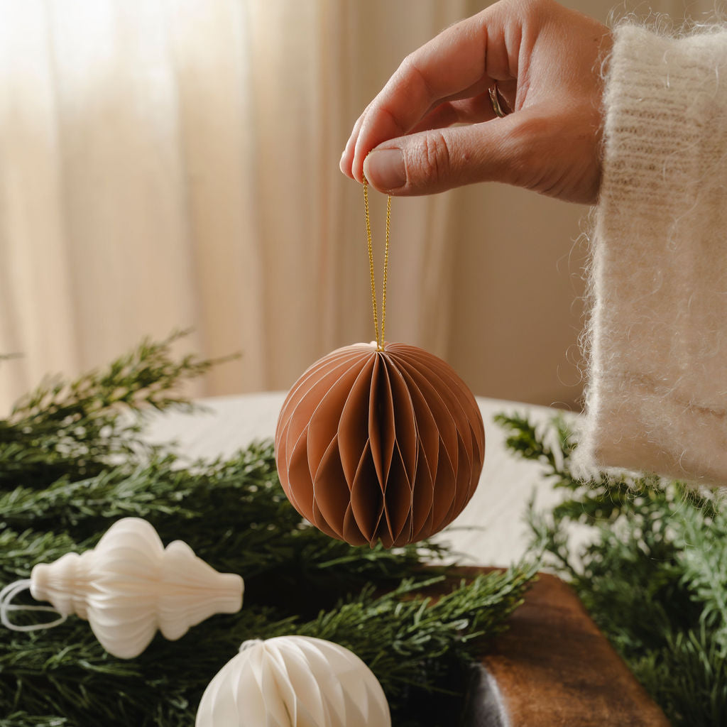 Box of 4 Caramel Paper Hanging Decorations